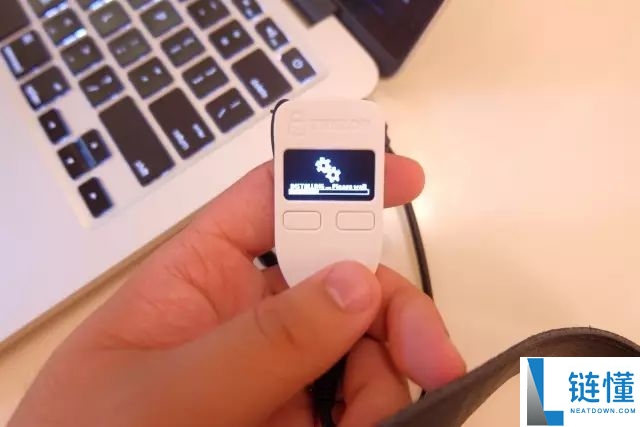 TREZOR硬件钱包开箱评测及使用教程(图文详解)