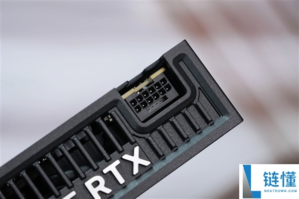 ITX机能小钢炮,七彩虹RTX 5070 Mini OC 12GB图赏