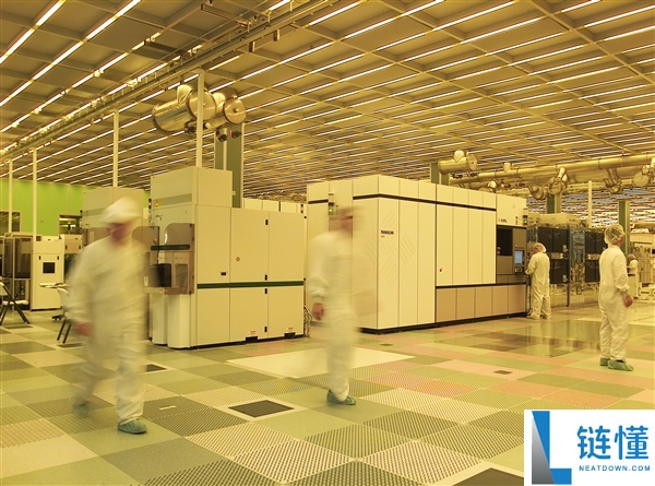 跟英伟达差距甚远,国产GPU三巨头总市值超1万亿 基本都在亏本