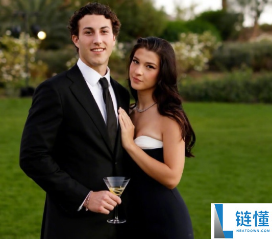 比尔盖茨小女儿地下恋情：男友撞脸扎克伯格