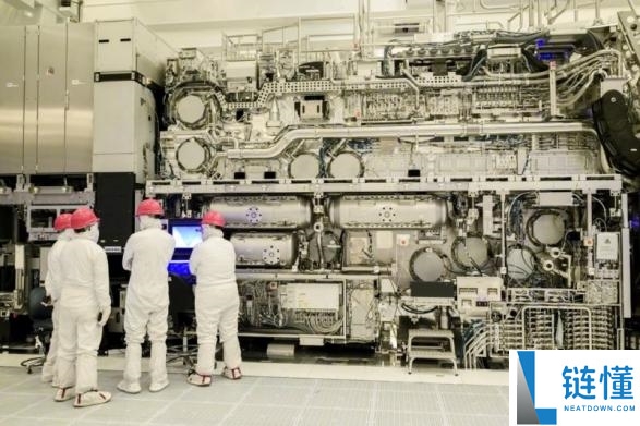 全球最早进,Intel装置首套二代High-NA EUV：为14A摊平路途