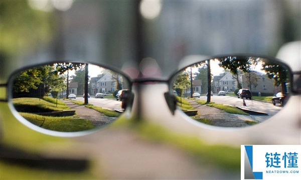 冲破国外垄断,国内首款飞秒激光角膜屈光医治机来岁上市：近视手术费能降50%