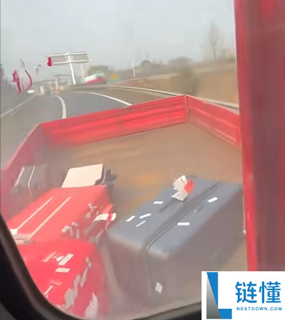 黄晓明阅历《人在囧途》 去机场路上车胎爆了 无奈坐上大货车