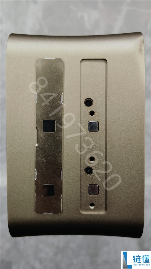 Titan Ada巨卡原型现身：48GB显存、四插槽、900W供电