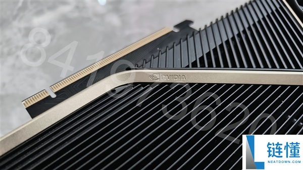 Titan Ada巨卡原型现身：48GB显存、四插槽、900W供电