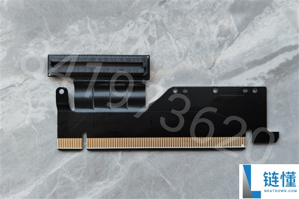 Titan Ada巨卡原型现身：48GB显存、四插槽、900W供电