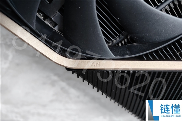 Titan Ada巨卡原型现身：48GB显存、四插槽、900W供电