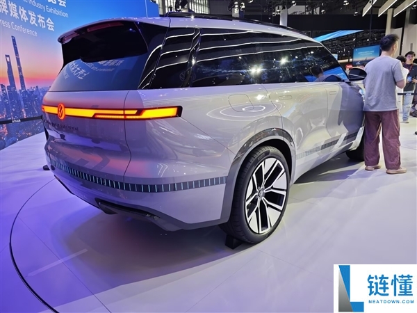 群众首款增程混动 ID.ERA路试谍照暴光：三排六座大SUV