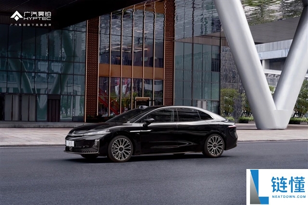 华为乾崑ADS、鸿蒙座舱上车,广汽旗舰轿车昊铂A800开启盲订