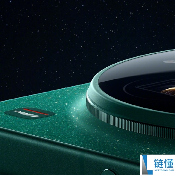 小米最冷艳、最薄的Ultra,小米17 Ultra星空绿外观细节发布：超大R角2D直屏