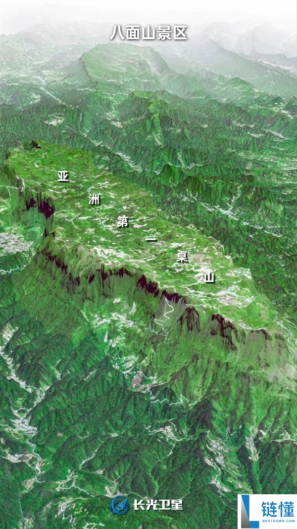 湖南有一座奇异的山：山顶平的像桌面,