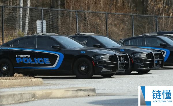 看见小孩快摔倒出手帮助 美国男人被控绑架 关47天,