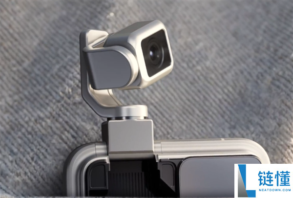 吴晓波展现光荣ROBOT PHONE真机：世界上第一款手机机械人,