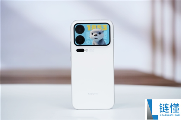 小米17系列再添虎将,Plus版配置流出:6.9英寸大直屏+潜望长焦