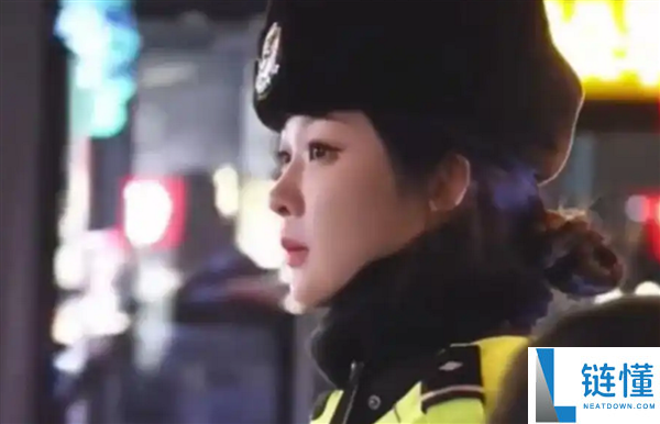 北京“最美交警”网上火了 被称撞脸杨紫：自己回应