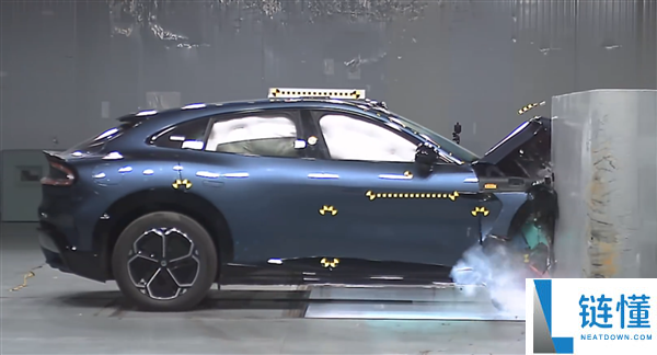 雷军:我认为“丢轮保车”是沃尔沃最早做的 没想到是疾驰