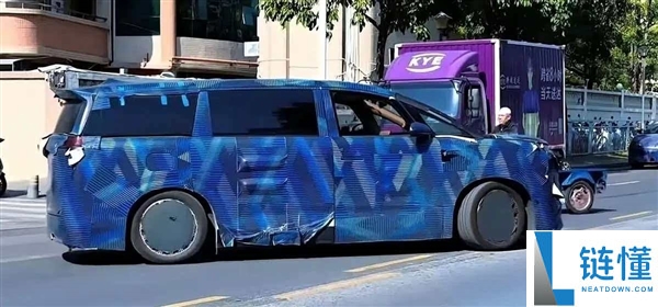 5.4米超长车身,腾势D9L谍照暴光:300km+纯电续航