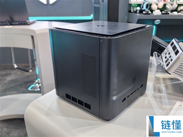 雷神MIX STATION迷你主机表态:搭载AMD AI Max+ 395处置器
