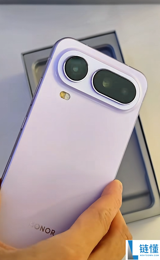 光荣Magic8 Pro Air真机上手:经典感慨号Deco 比iPhone Air还轻