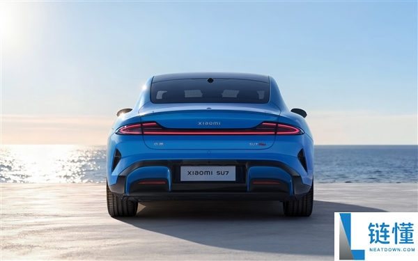 雷军发布新一代SU7卡布里蓝全套壁纸：收费用,