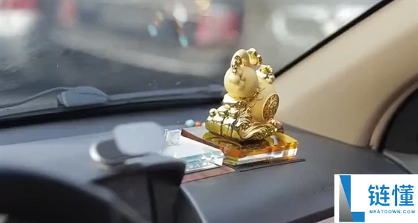 看完一身冷汗 消防实测方向盘上贴钻风险多大：秒变“阔剑地雷”