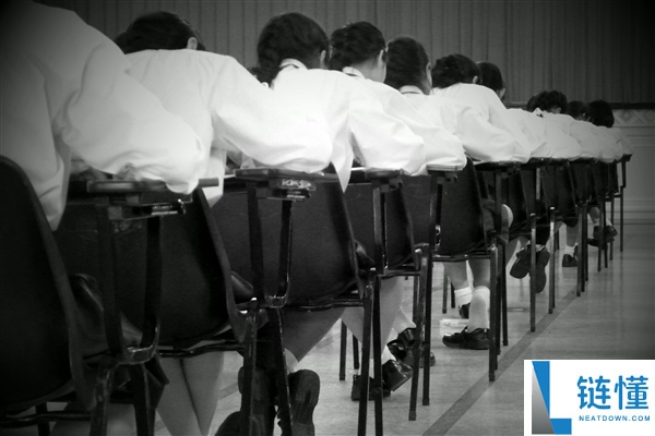 江苏多地中小学延迟到校、作废早读 让孩子多睡会：网友点赞应全国推行