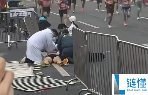 重庆马拉松一选手距终点百米倒地离世 主办方回应