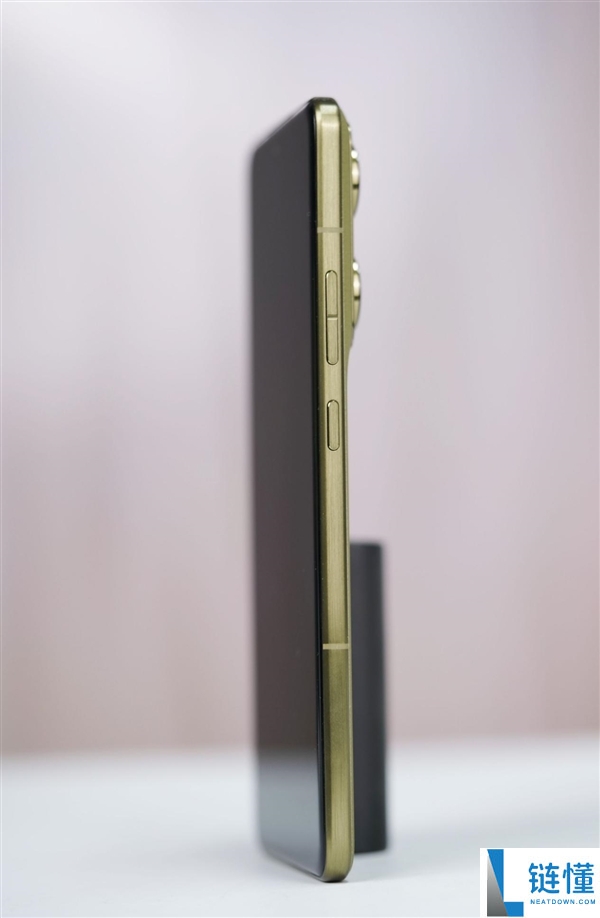 8K轻薄旗舰,联想moto X70 Air Pro图赏