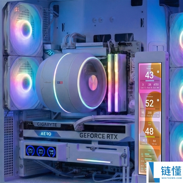 厂商太能整活：显卡支架都要带个屏了,实时显示CPU/GPU温度