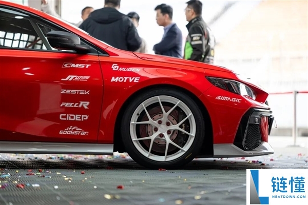 国产最强2.0T零百5.7秒,广汽传祺影豹R N1赛车上市:9.8万起