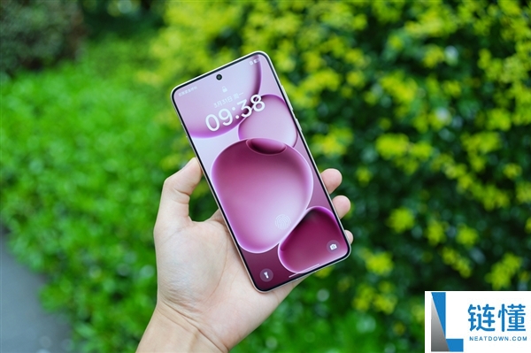 OPPO Find X9 Ultra衬着图出炉：金属+皮革双拼设计 神似相机