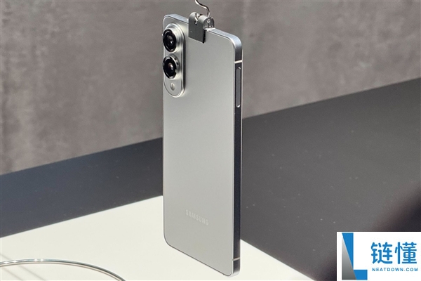 苹果三星超薄旗舰全数大降价：三星S25 Edge暴降2500元