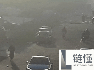 乘客13分钟内一连2次开门杀致人摔倒担主责 司机次责