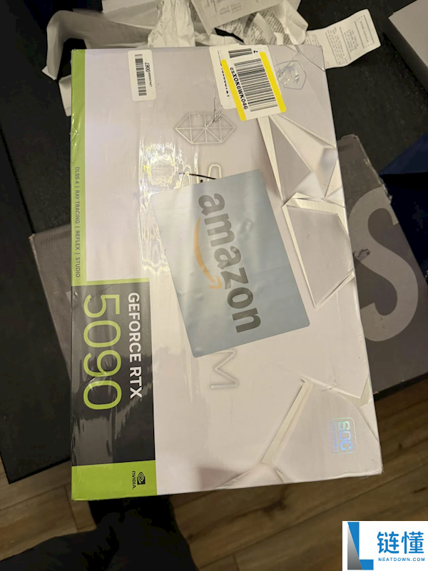 网购RTX 5090 到手却是浴巾裹石头,
