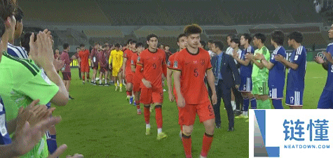 日本U23为U23国足排队拍手 白岩松评U23国足:教练牛、队员牛、成果牛