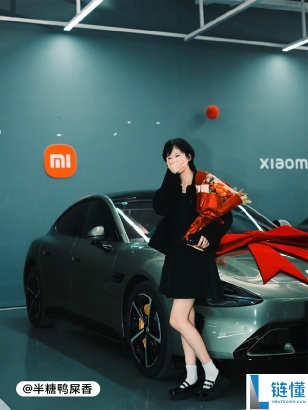 雷军晒喜提小米新车的车主：蜜斯姐一个比一个美丽