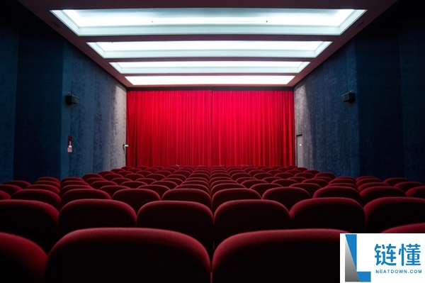 40岁三毛表演者称已转型拍短剧：曾和孙俪是大学同窗