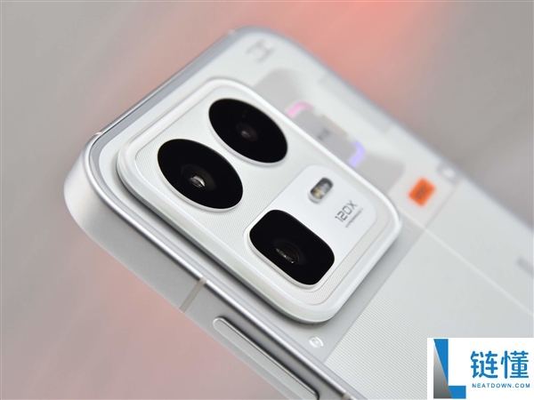 真我Neo8上手:机能周全开挂