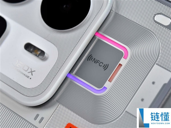 真我Neo8上手:机能周全开挂