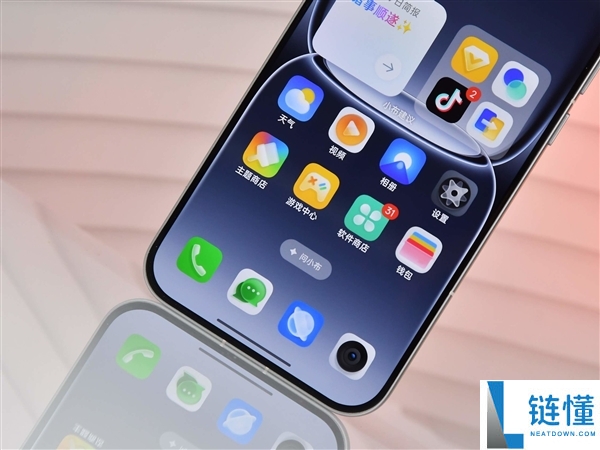 真我Neo8上手:机能周全开挂