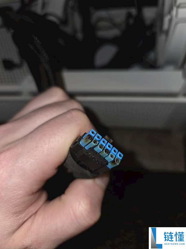 真心没法用,蓝宝石RX 9070 XT 16针供电接口烧了7个