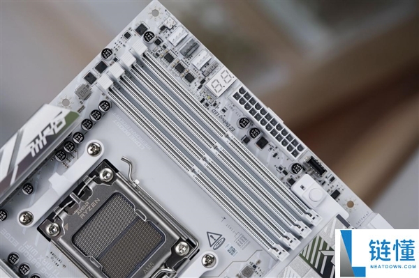 高颜值雪白刀锋,微星MPG B850M EDGE TI MAX WIFI图赏