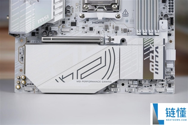 高颜值雪白刀锋,微星MPG B850M EDGE TI MAX WIFI图赏