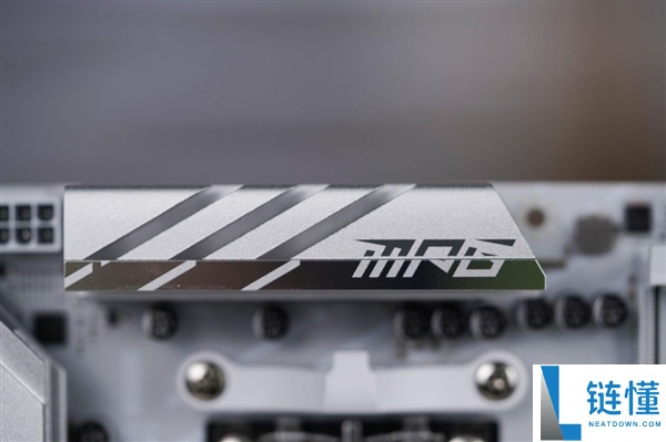 高颜值雪白刀锋,微星MPG B850M EDGE TI MAX WIFI图赏