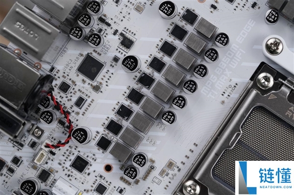 高颜值雪白刀锋,微星MPG B850M EDGE TI MAX WIFI图赏