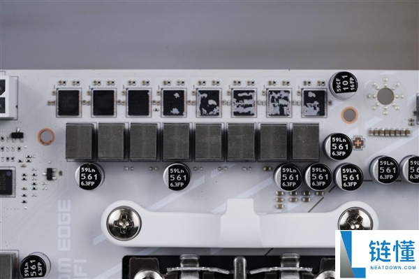 高颜值雪白刀锋,微星MPG B850M EDGE TI MAX WIFI图赏