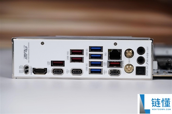 高颜值雪白刀锋,微星MPG B850M EDGE TI MAX WIFI图赏