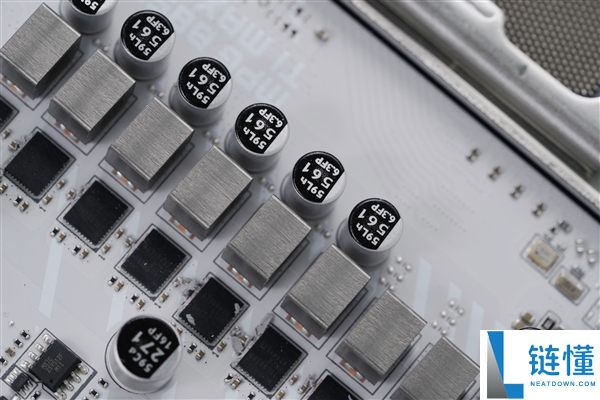 高颜值雪白刀锋,微星MPG B850M EDGE TI MAX WIFI图赏