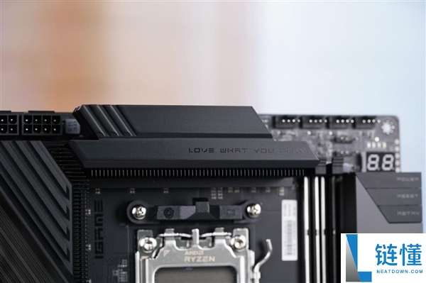 刷新超频记载,七彩虹iGame X870E Vulcan OC V14图赏