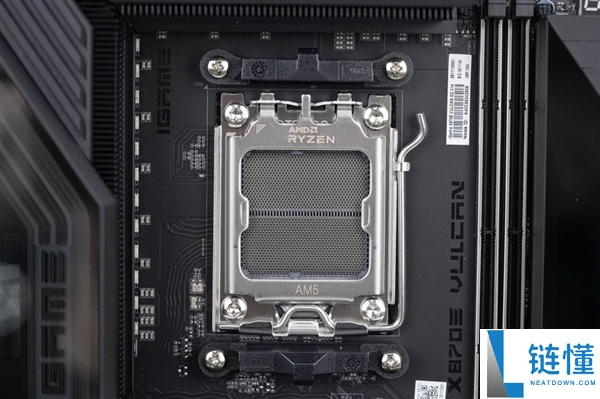 刷新超频记载,七彩虹iGame X870E Vulcan OC V14图赏